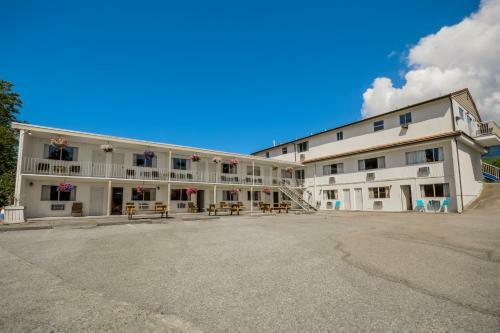 Sunnycrest Motel