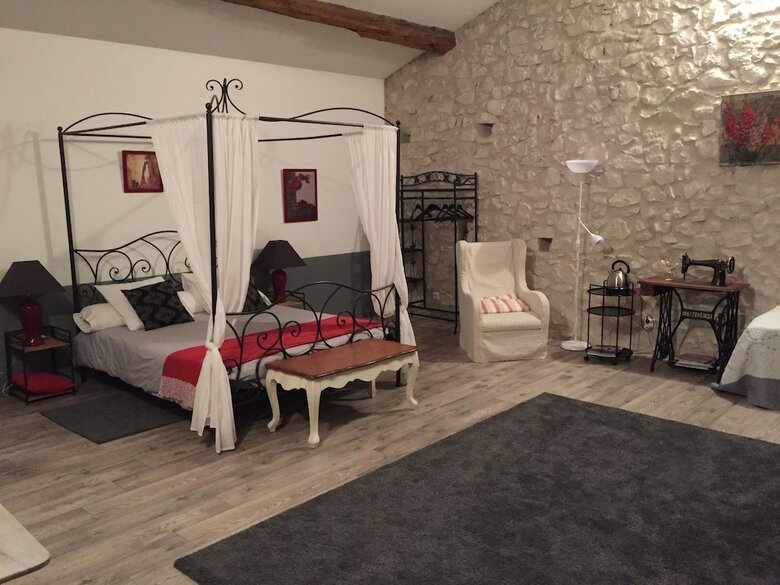 Hotel Chambre D'h�tes Le Mas D'herm�s