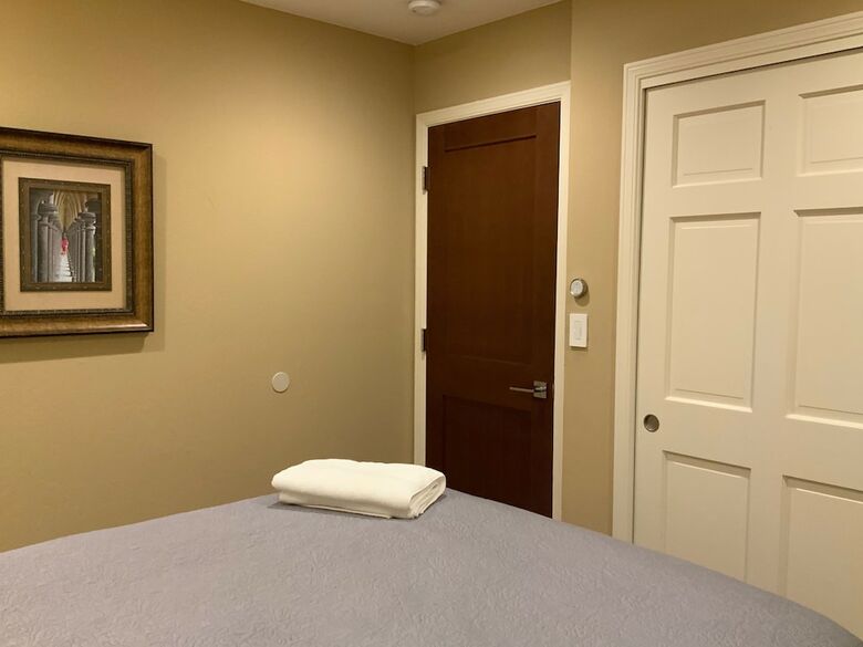 Hotel Room Next To Santana Row