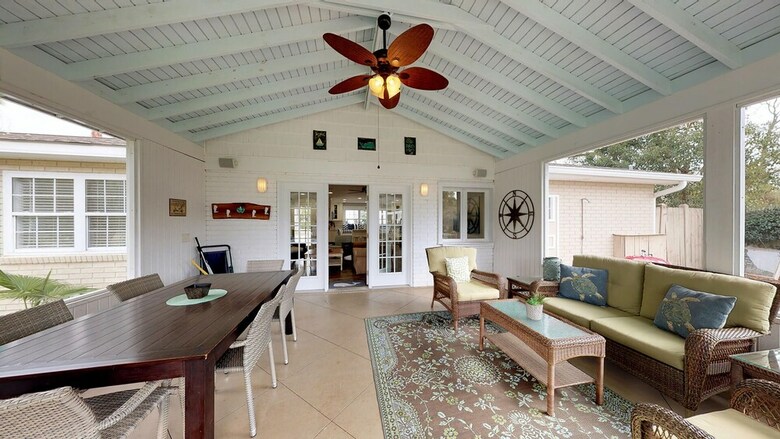 Seaglass Cottage By Hodnett Cooper