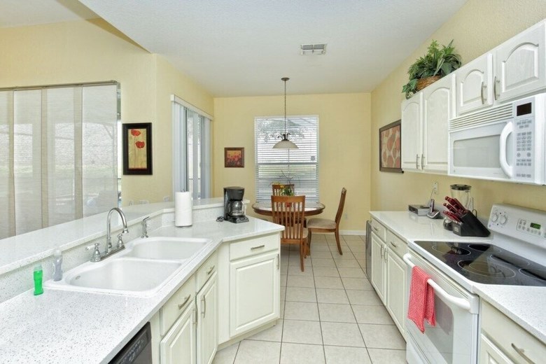 Deluxe Spacious Resort Home Close To Disney
