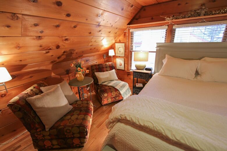 Elliott House Bed & Breakfast