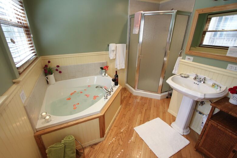 Elliott House Bed & Breakfast