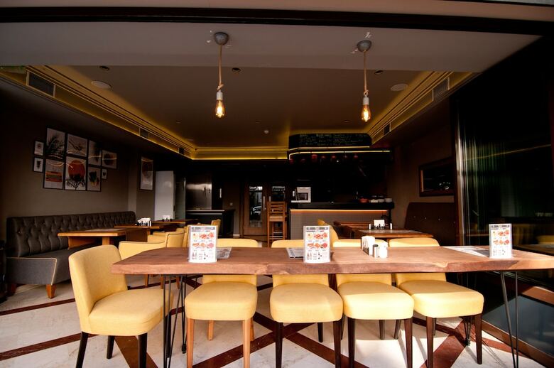 Seraglio Hotel & Suites