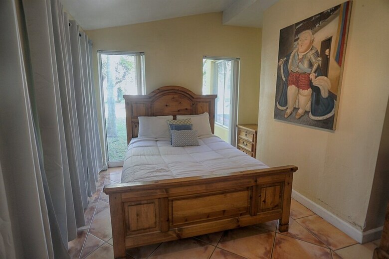 Spacious & Conveniently Located Miami Airport Home