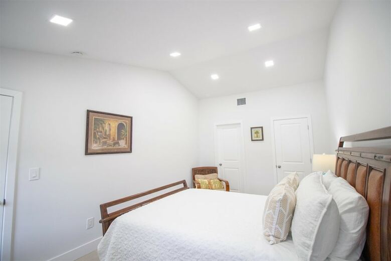 Like New Miami Springs Family Home
