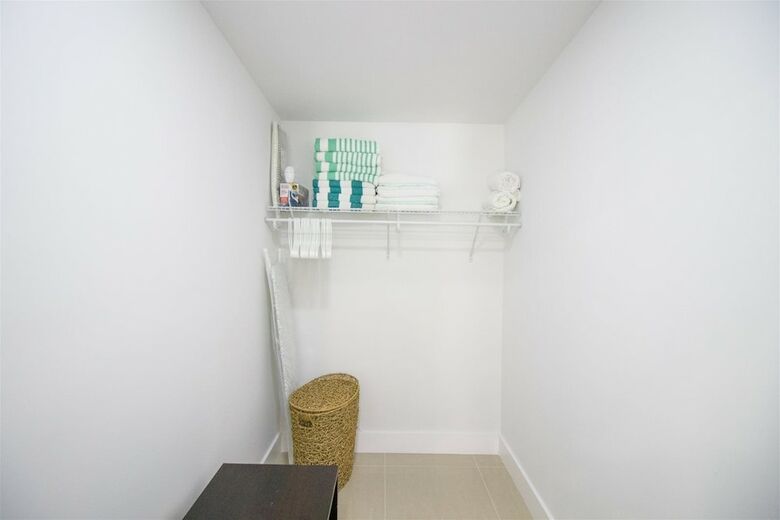Like New Miami Springs Family Home