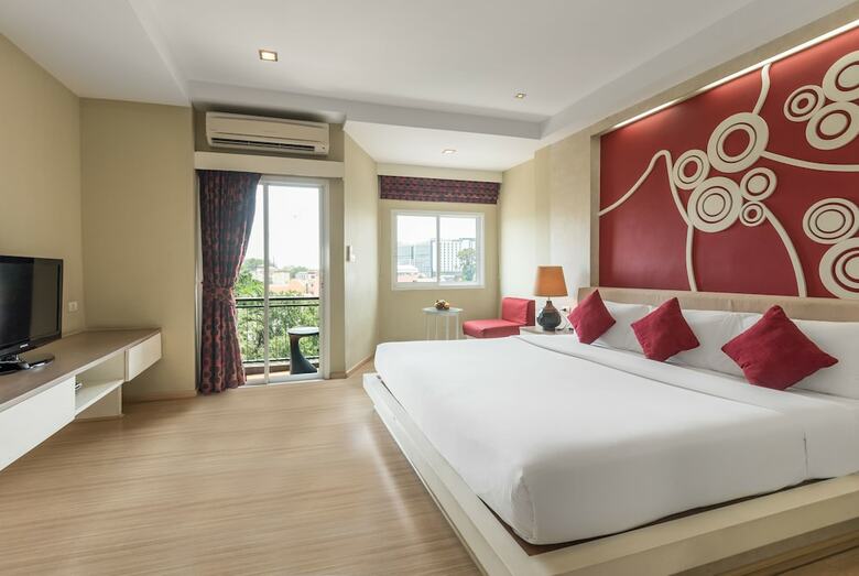 Lantana Pattaya Hotel & Resort