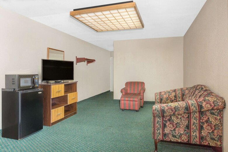Motel Super 8 By Wyndham Bentonville