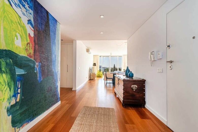 Gorgeous Apartment In Alges With Stunning Rooftop Pool