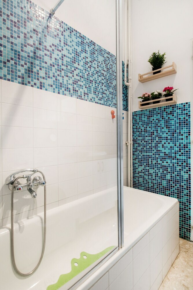Revay 2 Apartment