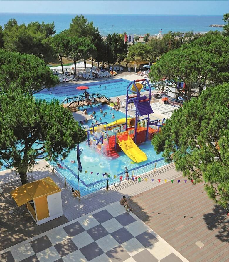 Victoria Mobilehome Village Mediterraneo
