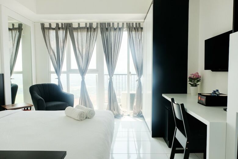 Trendy Studio Room At Casa de Parco Apartment