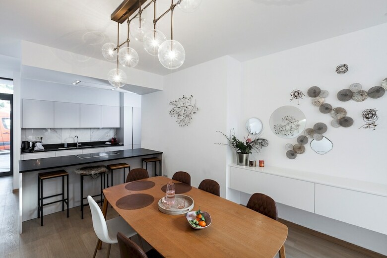 Apartamentos Unit 4 - Spacious Smart Home Triplex Private Garden & Parking