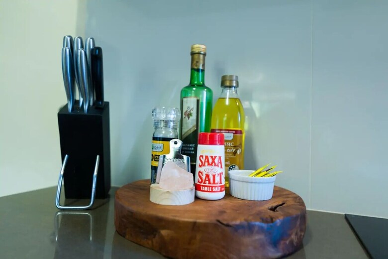 Bright 3 Bedroom Apartment In Leafy Artarmon