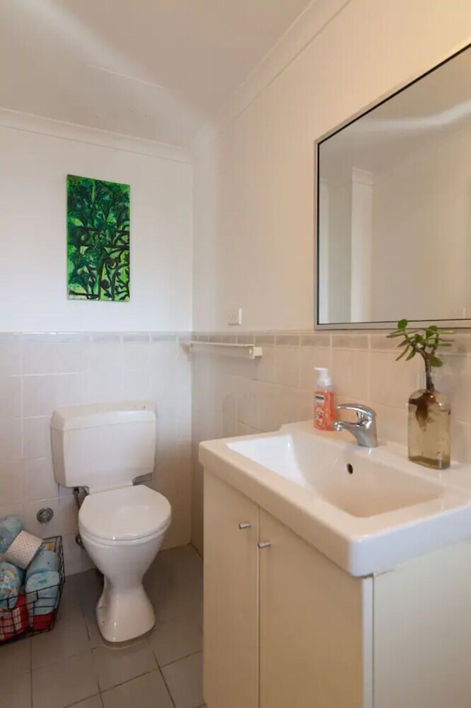 Bright 3 Bedroom Apartment In Leafy Artarmon