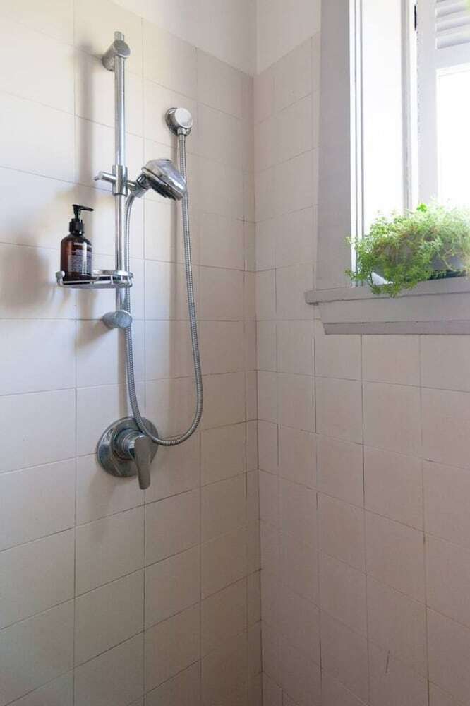 Beautiful Lush And Green Oasis Studio Apartment