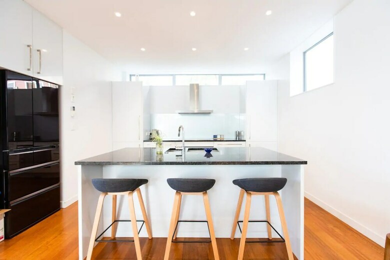 Luxury 4 Bedroom Home With Private Cinema