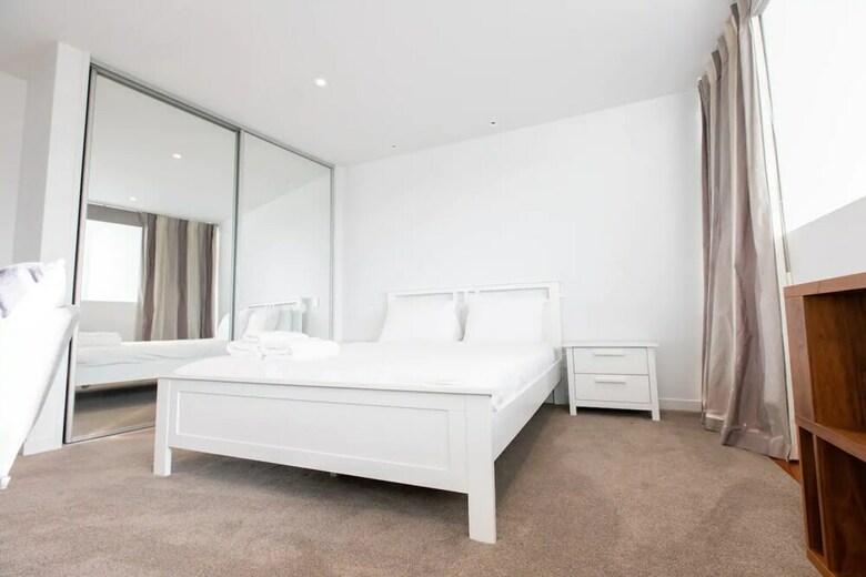 Luxury 4 Bedroom Home With Private Cinema