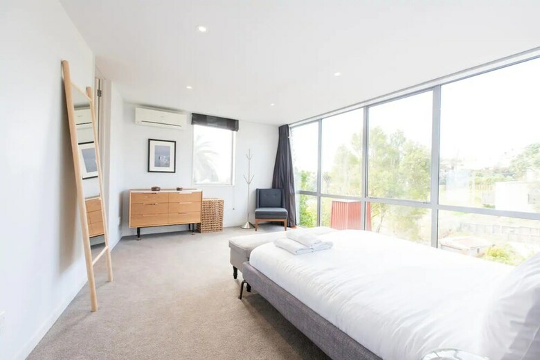 Luxury 4 Bedroom Home With Private Cinema