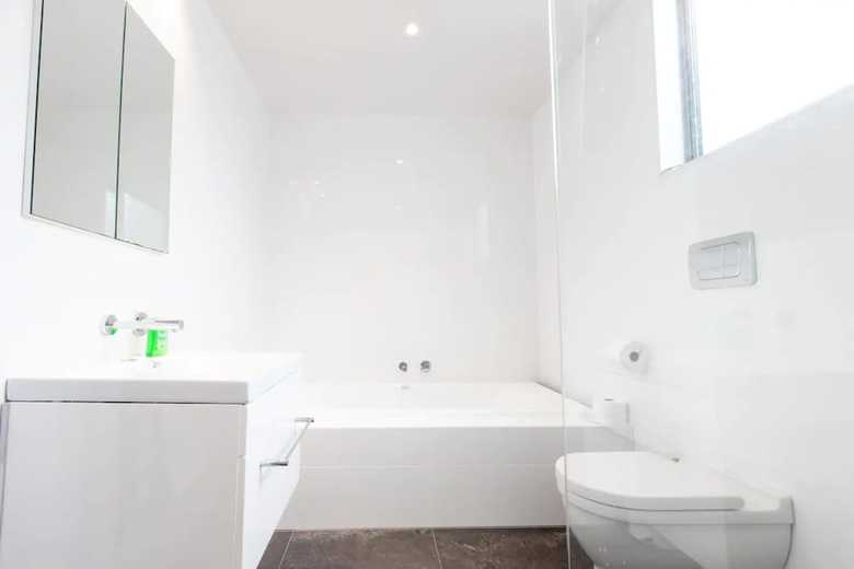 Luxury 4 Bedroom Home With Private Cinema