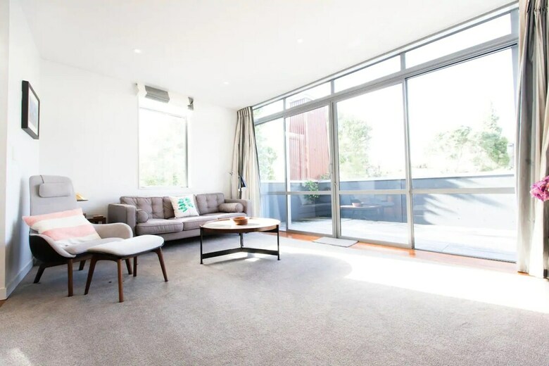 Luxury 4 Bedroom Home With Private Cinema