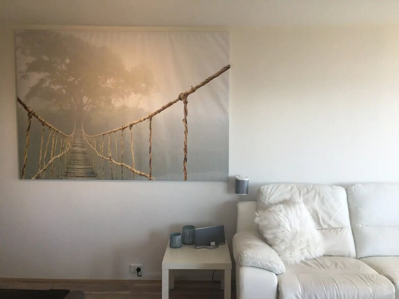 Contemporary Spacious Home 20minutes From Central Sydney