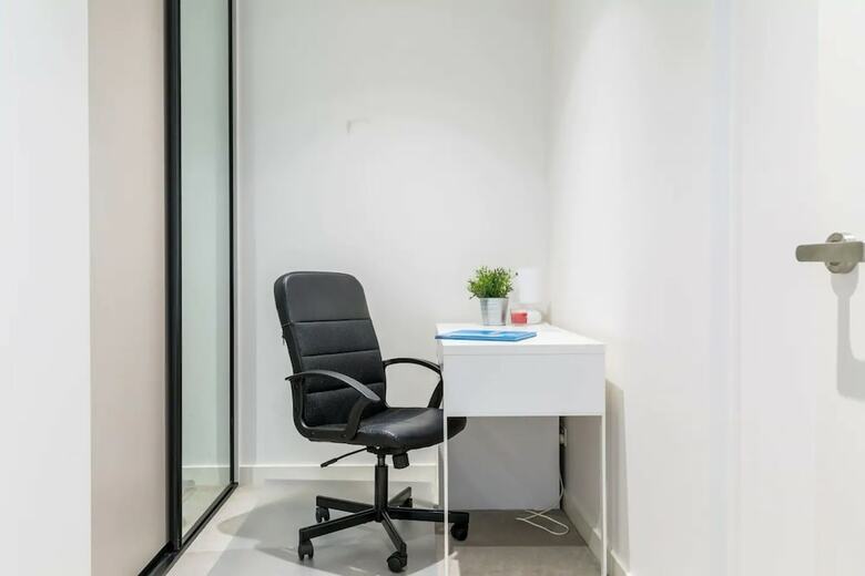 Modern 1 Bedroom Apartment In Tranquil Parklands