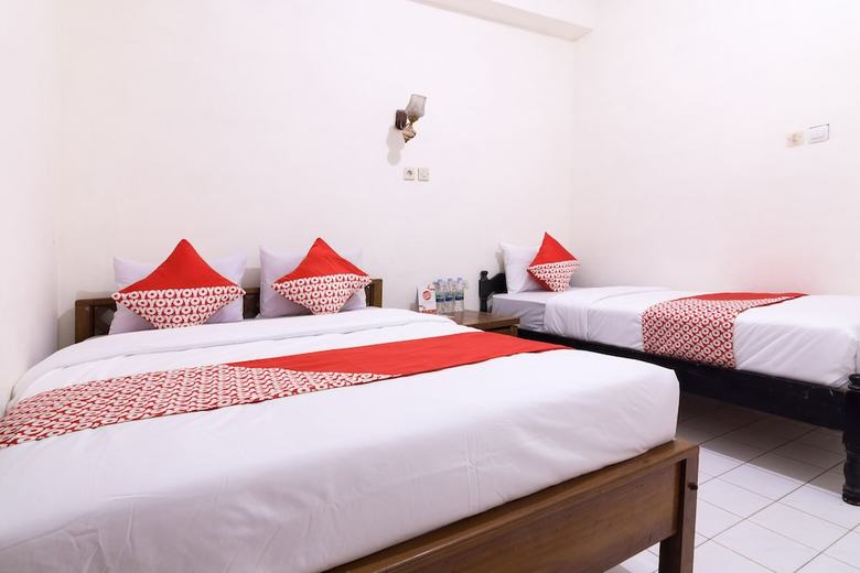 Hostal Oyo 1412 Hotel Prayogo III