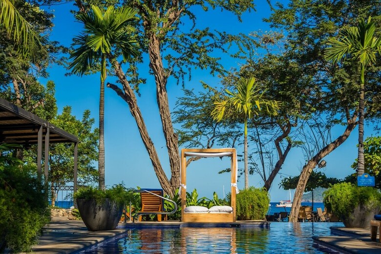 Jet Luxury At Langosta Beachresortvillas