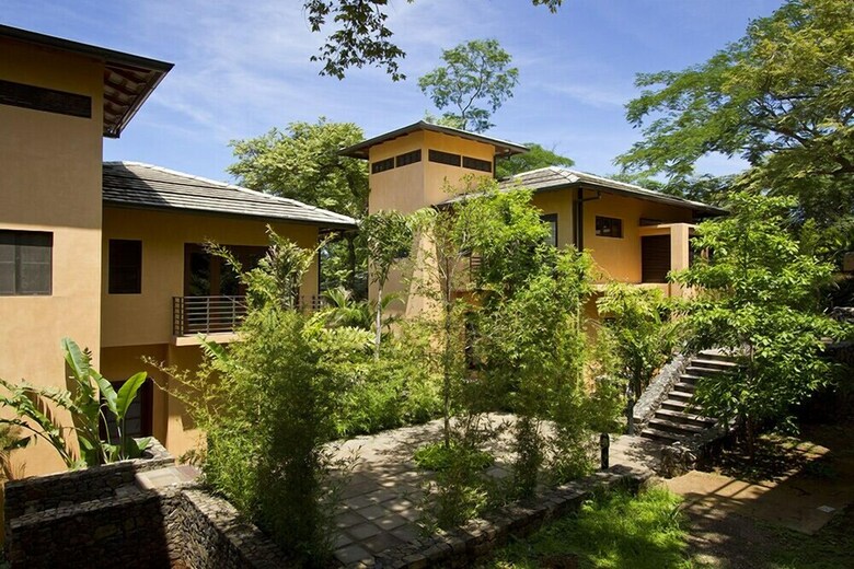 Jet Luxury At Langosta Beachresortvillas