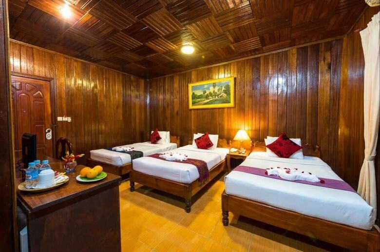 Sam Moon's Hotel Angkor Wooden House