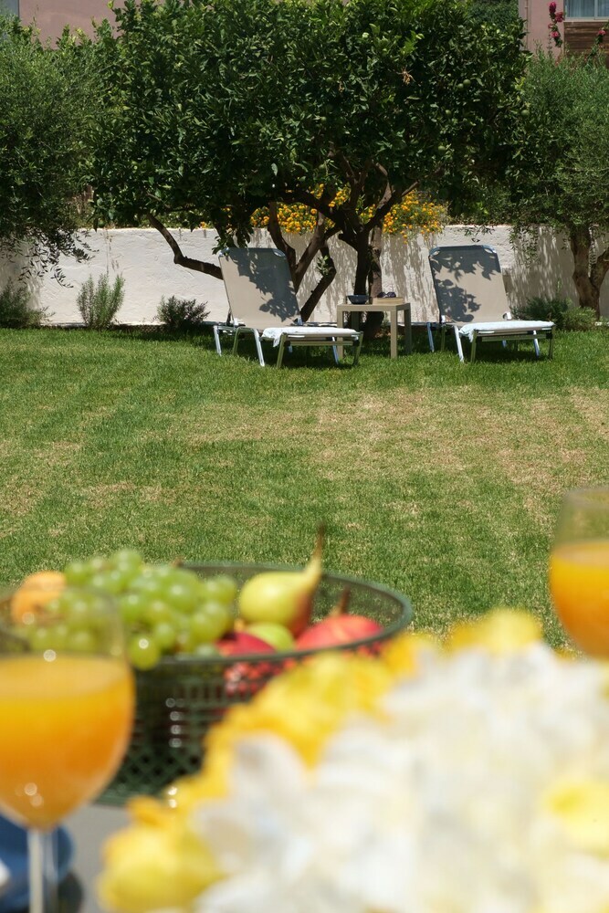 Apartamentos Newly Renovated Garden Flat