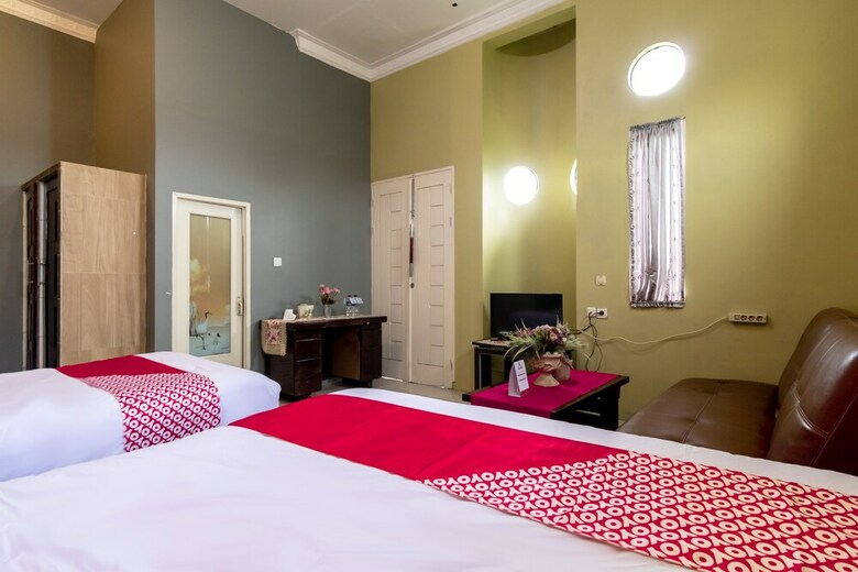 Hotel Oyo 1349 Green Elite Syariah