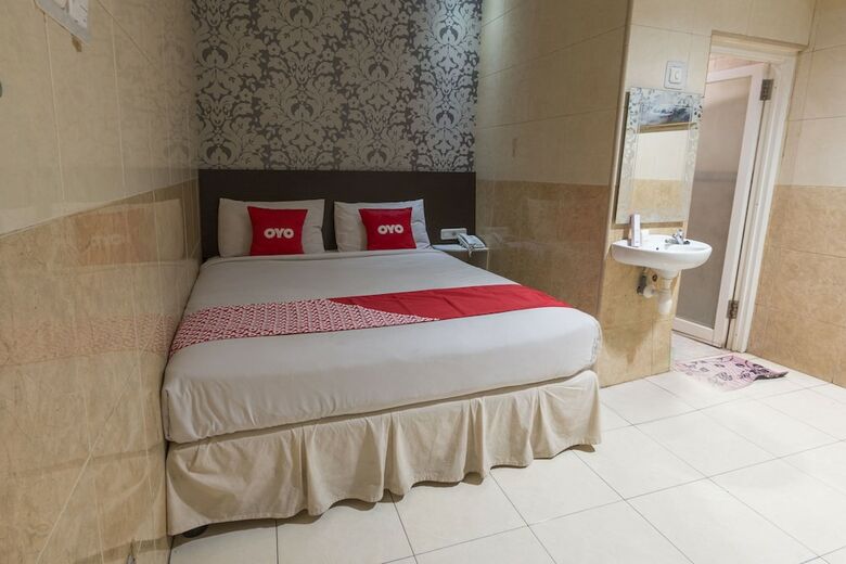 Hotel Oyo 1702 Harmoni Inn Makassar