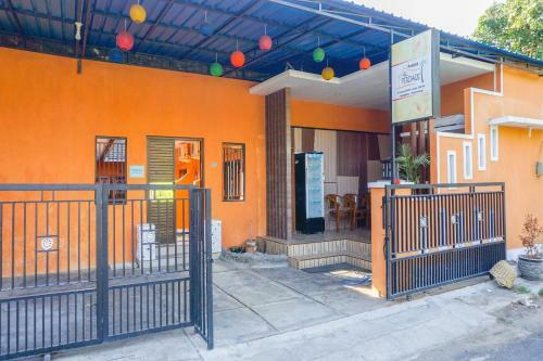 Hotel Oyo 1594 Al Firdausi Residence