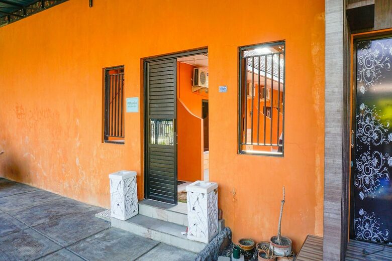 Hotel Oyo 1594 Al Firdausi Residence