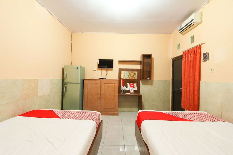 Hotel Oyo 1594 Al Firdausi Residence
