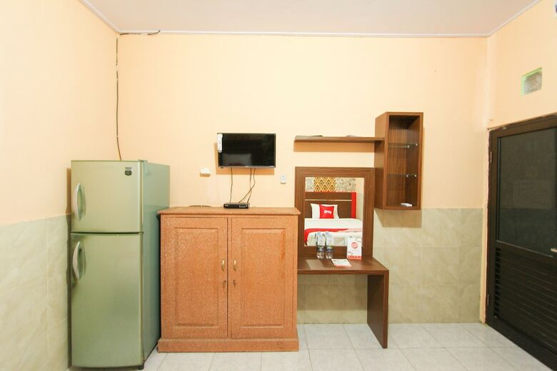Hotel Oyo 1594 Al Firdausi Residence