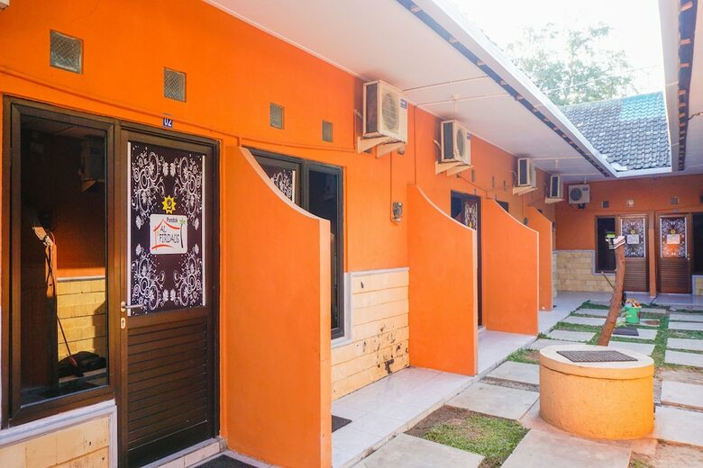 Hotel Oyo 1594 Al Firdausi Residence