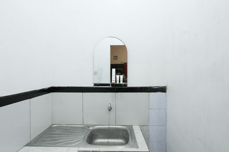 Hotel Oyo 1594 Al Firdausi Residence