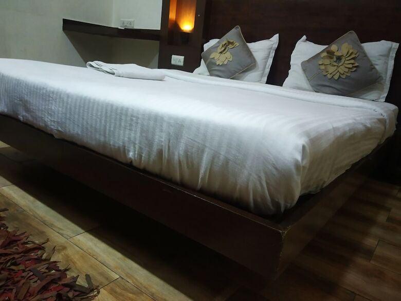Hotel Adb Rooms Glance Inn Laxmi Nagar