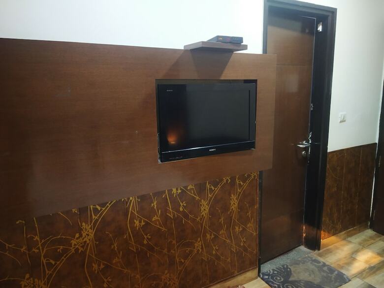 Hotel Adb Rooms Glance Inn Laxmi Nagar