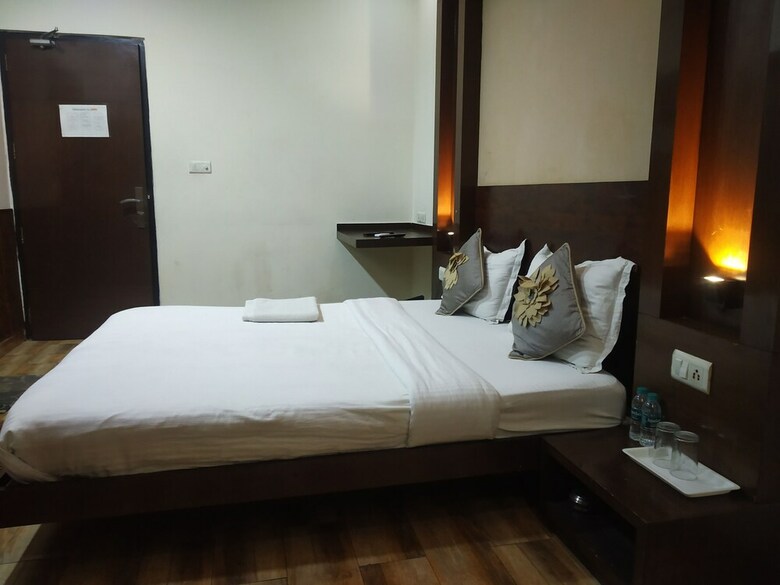 Hotel Adb Rooms Glance Inn Laxmi Nagar