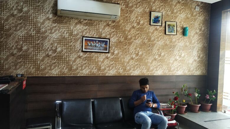 Hotel Adb Rooms Glance Inn Laxmi Nagar