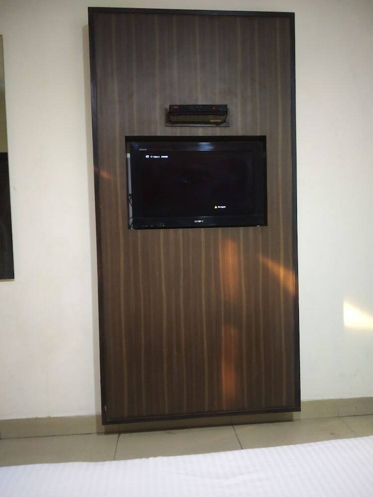 Hotel Adb Rooms Glance Inn Laxmi Nagar