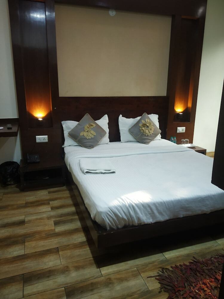 Hotel Adb Rooms Glance Inn Laxmi Nagar