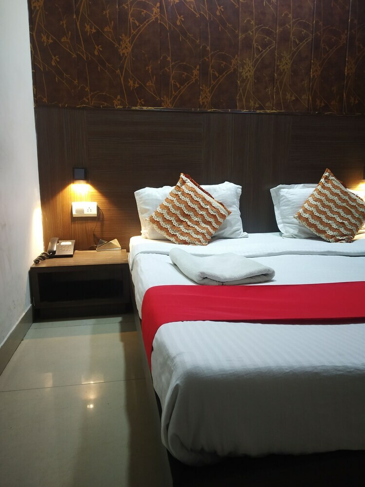 Hotel Adb Rooms Glance Inn Laxmi Nagar