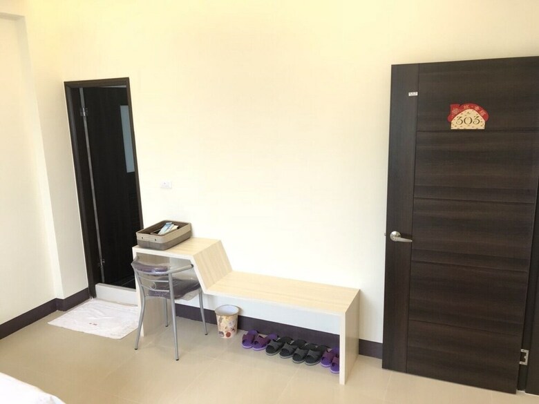 Hotel Travel Happiness Homestay