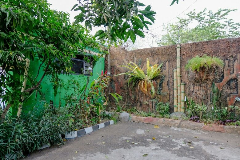 Hostal Spot On 1716 Lada Family Residence